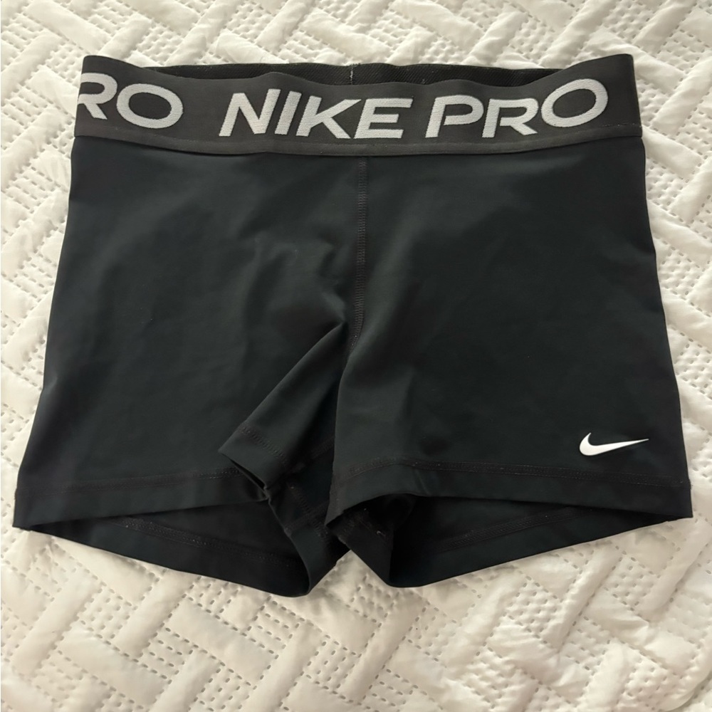 Black Nike pros